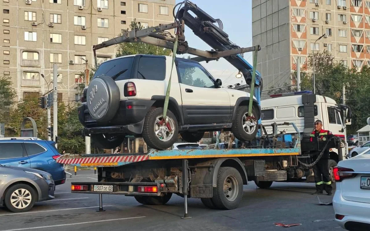 Алматыда эвакуацияланған көліктер үшін жаңа тариф енгізіледі