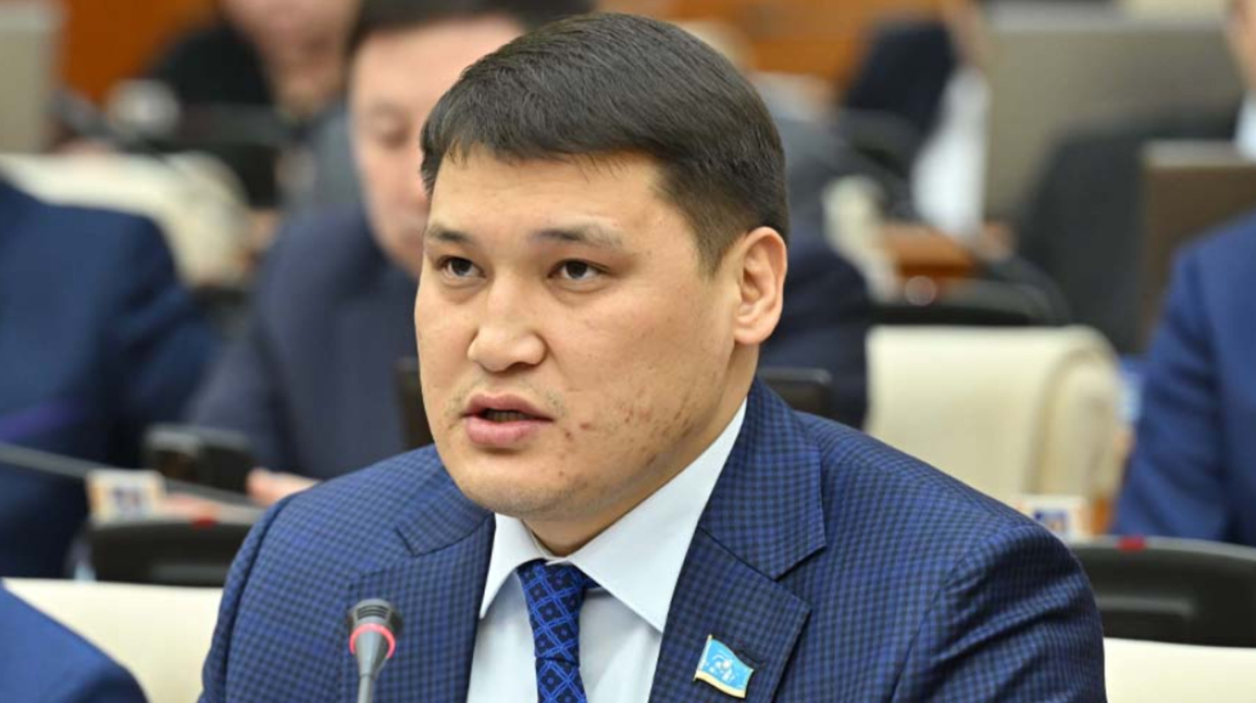 Руслан Берденов Мәжілістен кетіп, жауапты қызметке тағайындалады - БАҚ