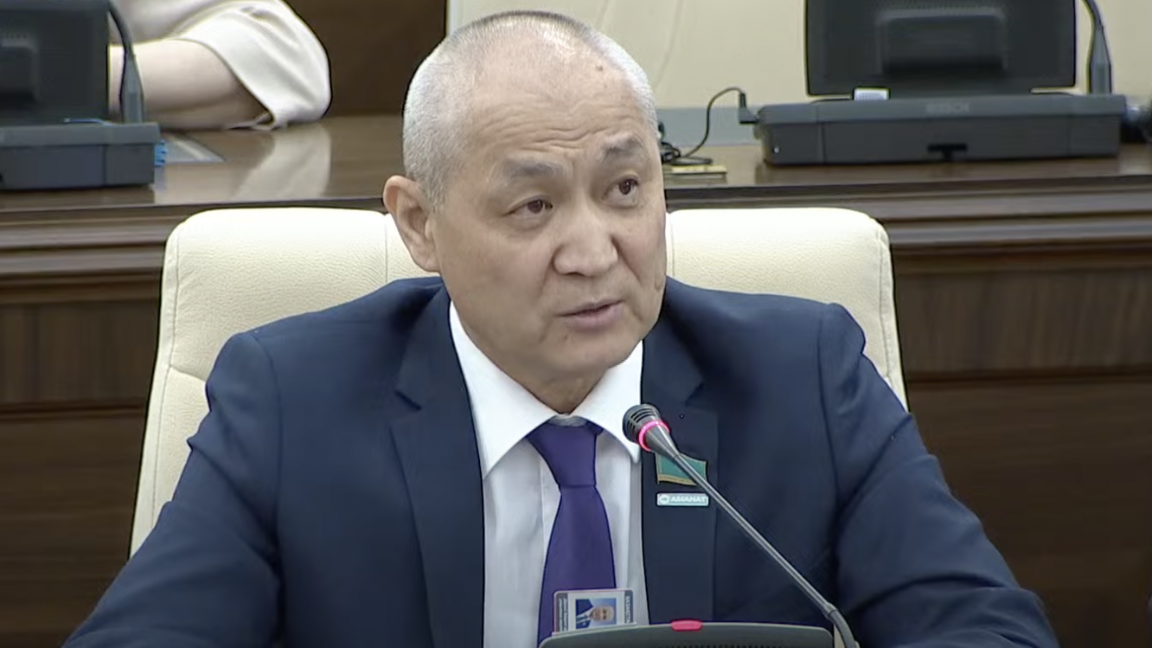 "Үкімет Қожанасырдың нұсқасын жасады" - депутат Жаңбыршин