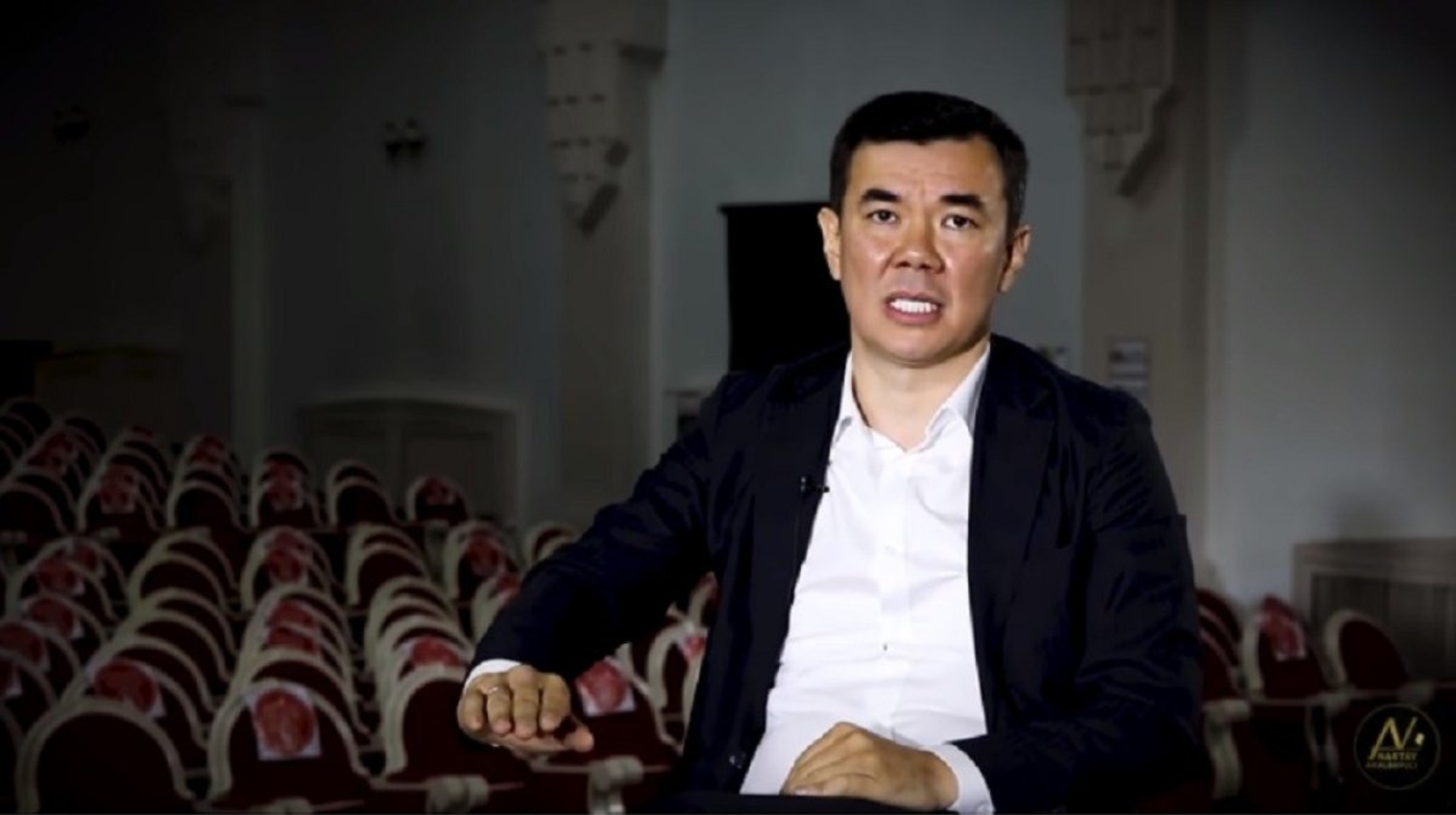 "Тіл проблемасын шешеміз десек, бәріміз қазақша үйренуіміз керек" - әртіс Нұрлан Қоянбаев