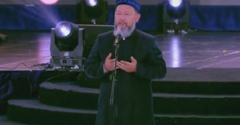“Жаназаға бармаған”. Әншінің тойында бата берген Бас мүфти сынға ұшырады