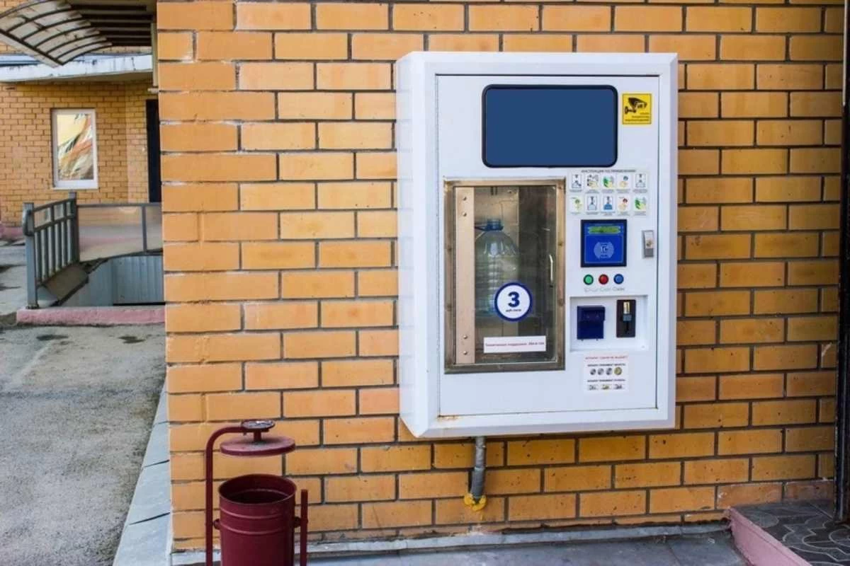 Компанияның бұрынғы қызметкері бастығынан өш алу үшін су сататын машиналарды бүлдірген