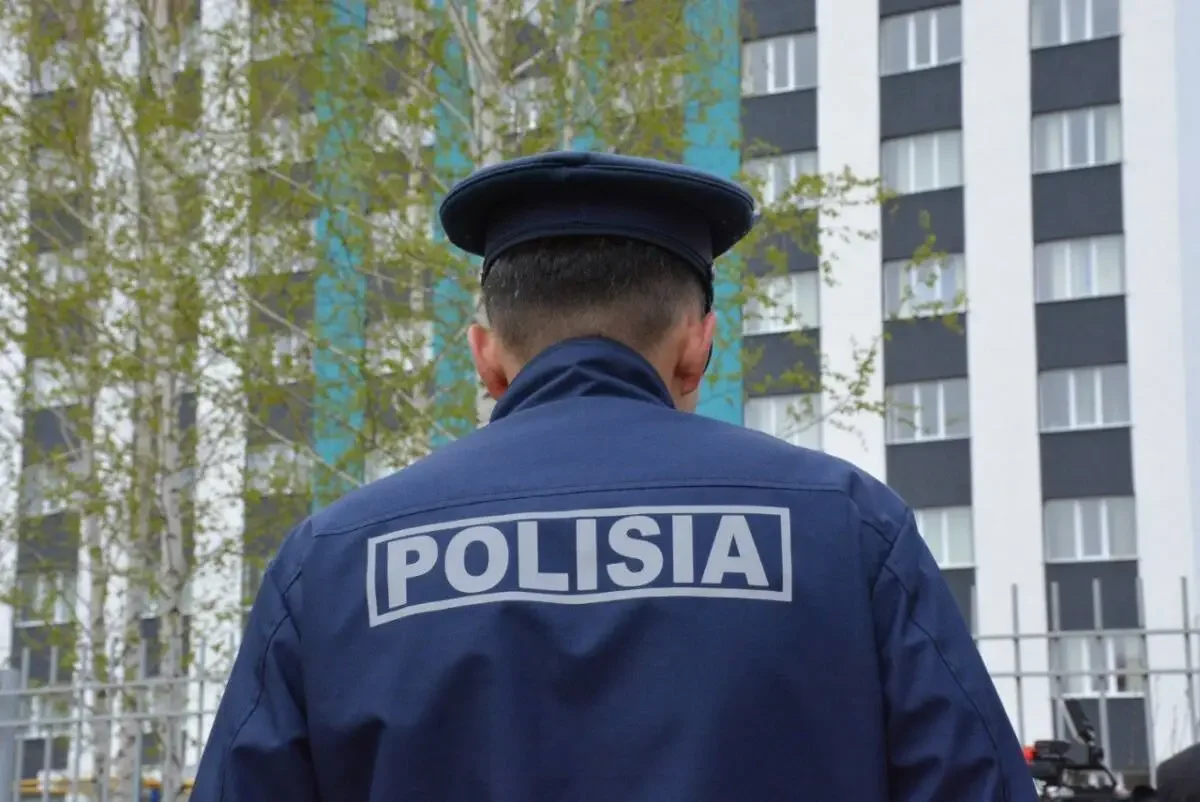 Қостанайда пәтерден жігіттің мәйіті мен ауыр жараланған бала табылды