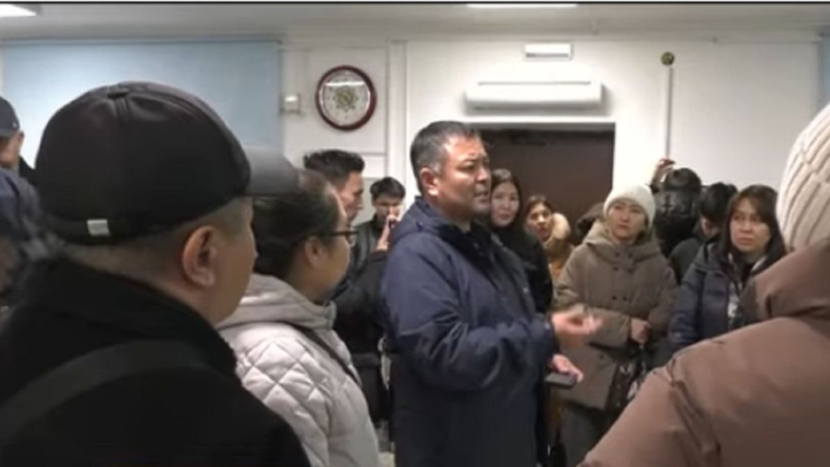 «Ақша да, сабақ та жоқ»: Tesla Education білім орталығы төңірегіндегі дау өршіп барады