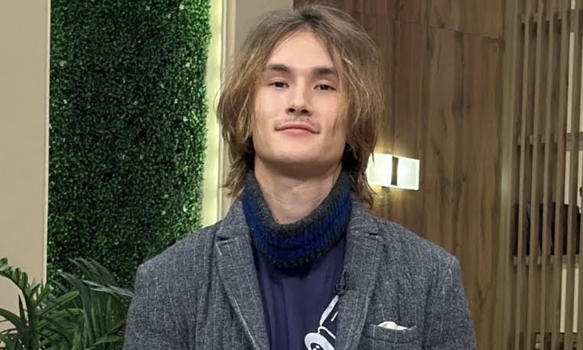 "Жаңа тыныс беремін": Батырхан Шүкеновтың баласы жаңа альбомға кіріскенін айтты