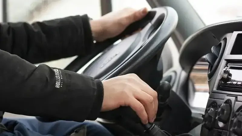 Шығыс Қазақстанда қарт жүргізуші көлік жүргізіп келе жатып көз жұмды