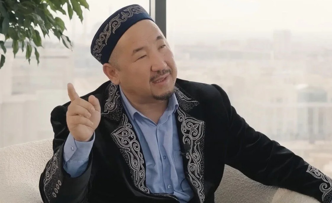 «Бәріміз намазхан болып кетпеуіміз керек»: танымал ұстаз Нұрлан имамға шүйлікті