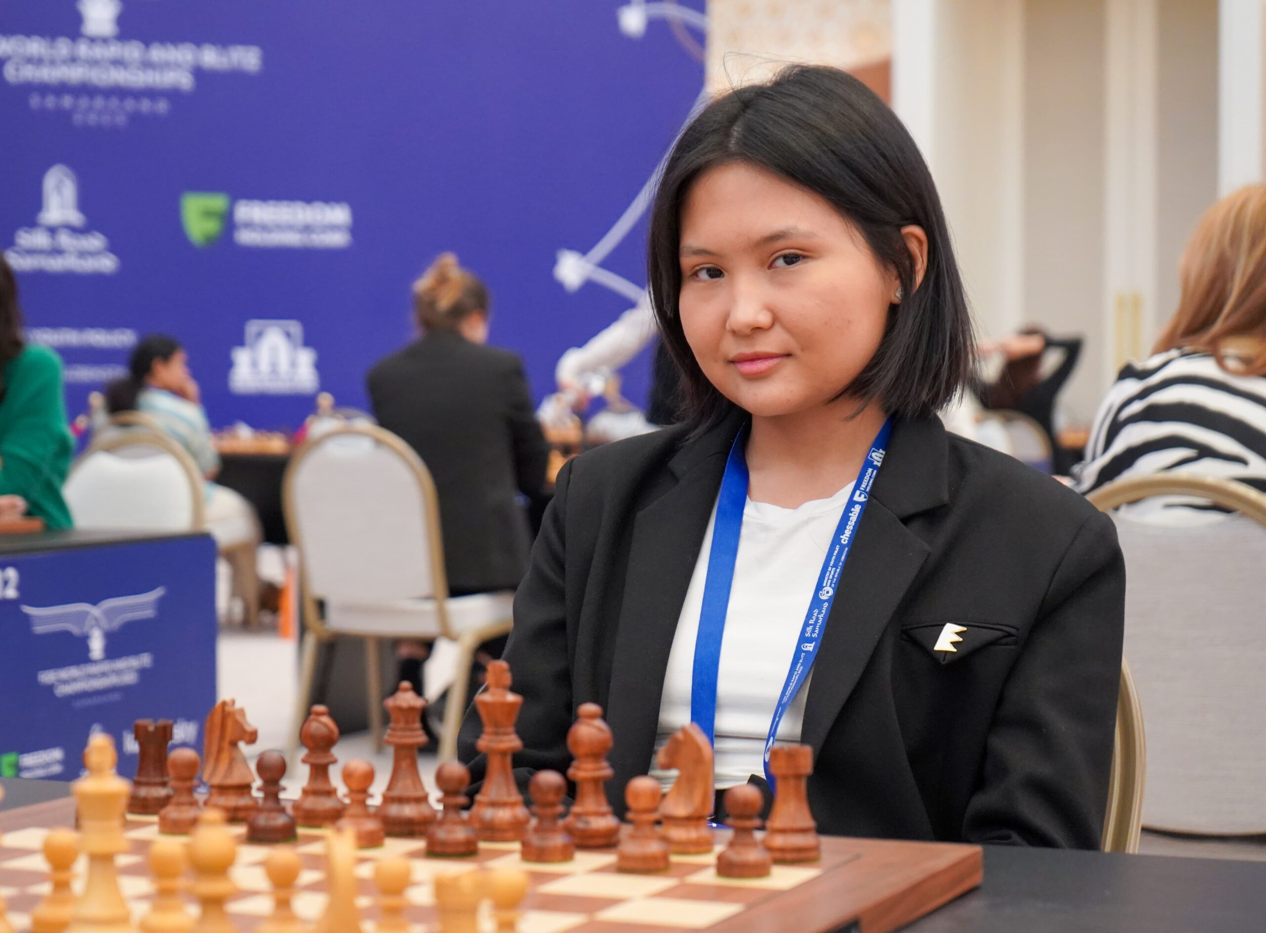 Тоқаев Бибісара Асаубаеваны Әлем чемпионатындағы жеңісімен құттықтады