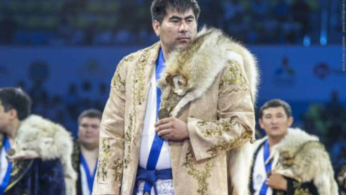 "Қазақстан барысы" атанған спортшы тонировка көлікпен жүріп, жұртты ашуландырды