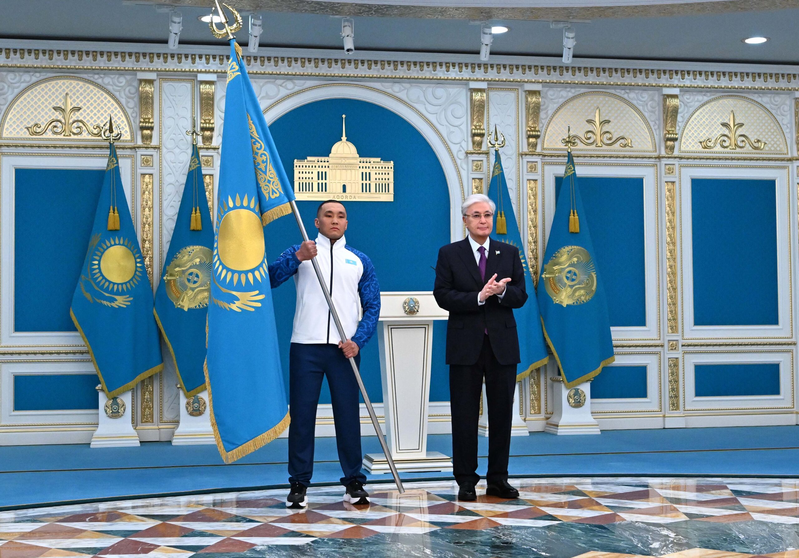 Тоқаев Қысқы Олимпиада мен Паралимпиадаға қатысатын спортшыларға мемлекеттік туды тапсырды