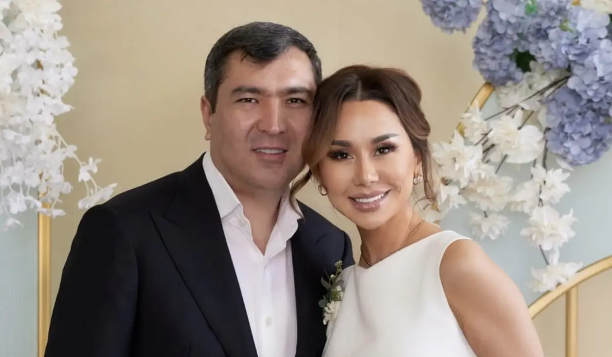«Әр қателік мені ақылдырақ етті»: Динара Сәтжанның күйеуінің жазбасы елді ойландырып қойды