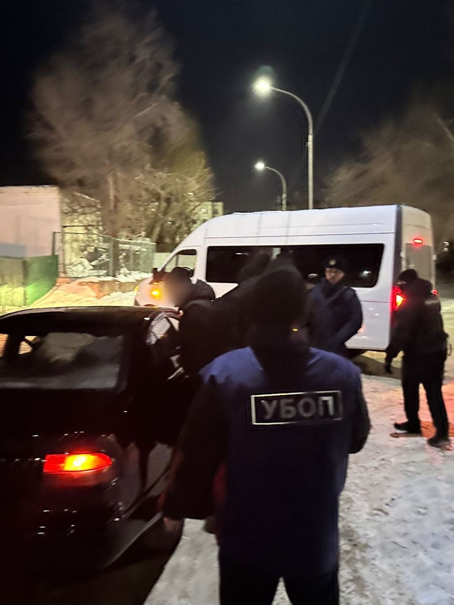 Ақмола облысында екі жігіт қыздардың атынан желіге тіркеліп, азаматтардан ақша алып келген
