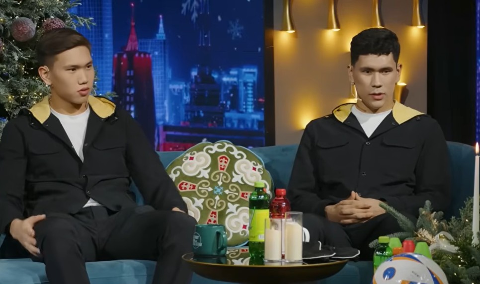 «Алдын ала білдім»: Анарбеков пен Қалмырза сыйға алған көлік туралы айтып берді