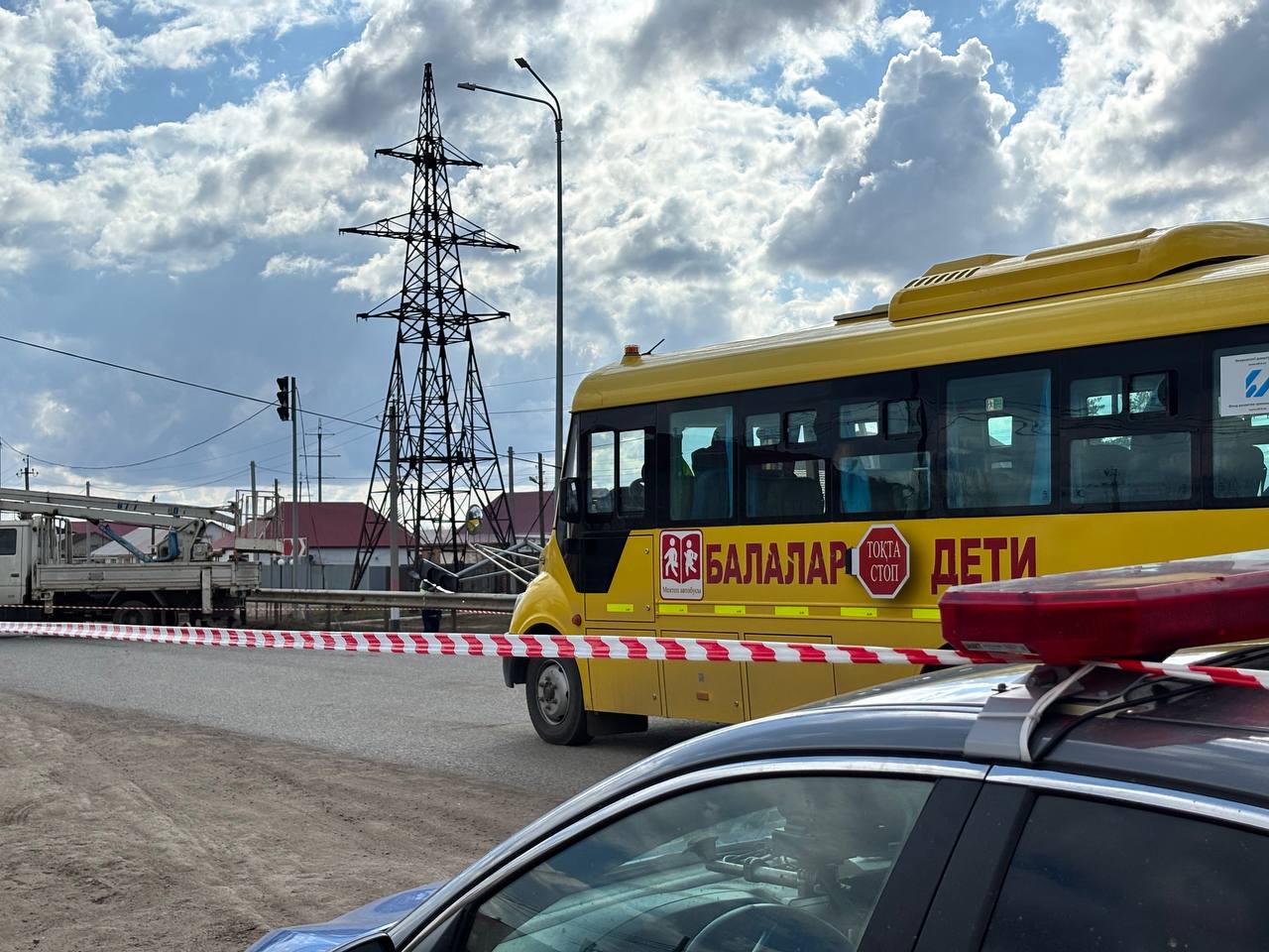 Оқушылар автобусы жол апатына түсті: зардап шеккендер бар