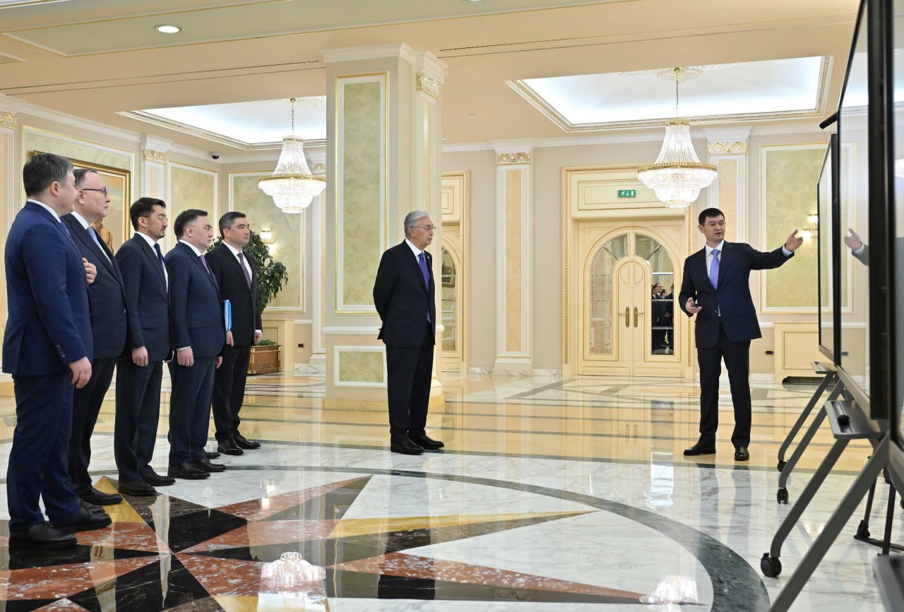 Тоқаев цифрландырудың баяу жүріп жатқанын сынады