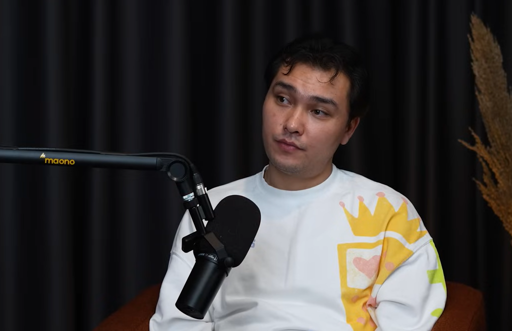 Актер Мансұр Серіков сүйіктісімен некесін қиды