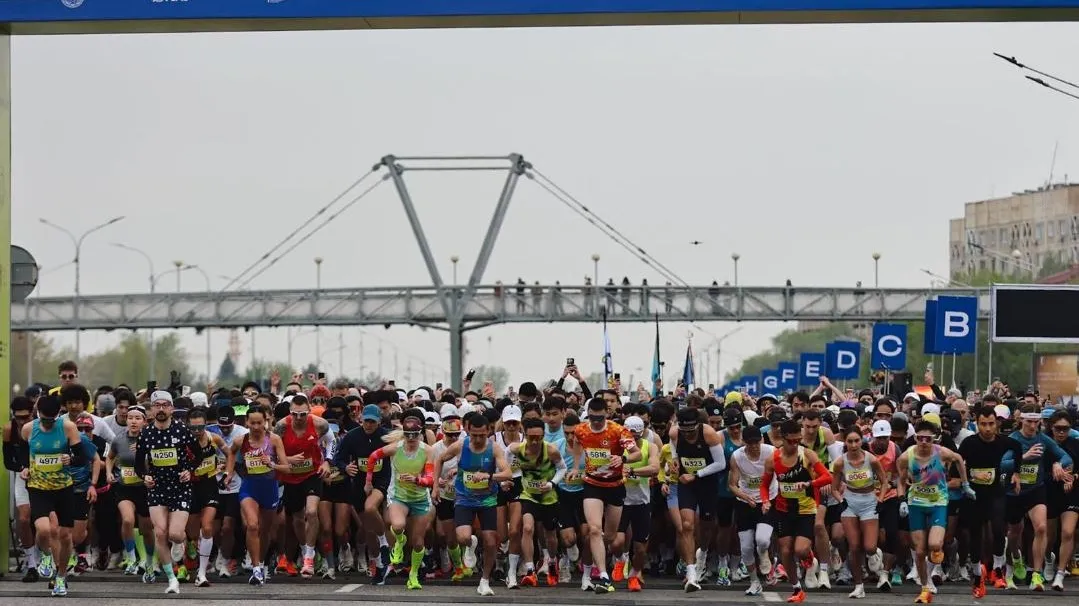 Алматыда Almaty Half Marathon-ға 10 мыңнан астам адам қатысты