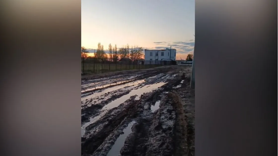 Жаңаауылдағы жол мәселесі: балалар мектепке жете алмай жүр