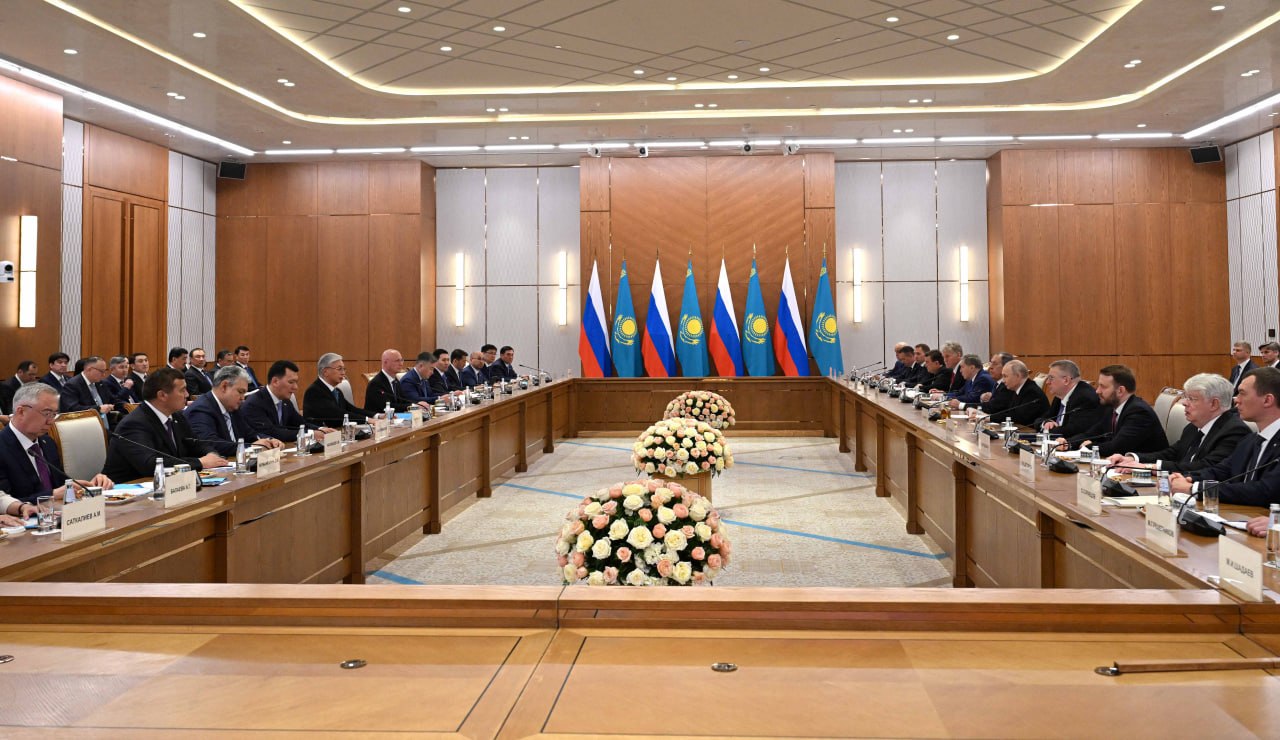 Путиннің Астанаға сапары: қандай мәселелер көтерілді