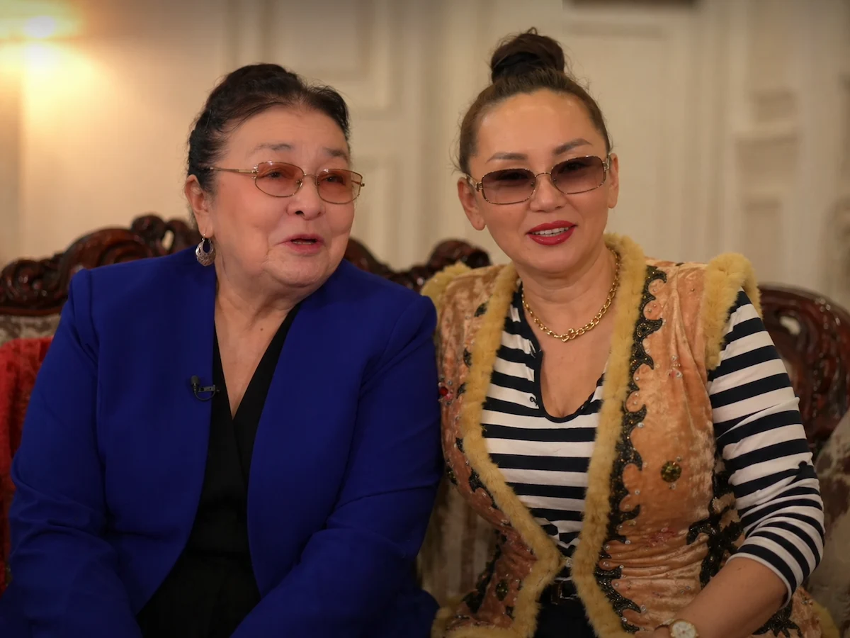 «Сіз - ұлы әйелсіз»: Баян Алагөзова Меруерт Өтекешованы жылатты