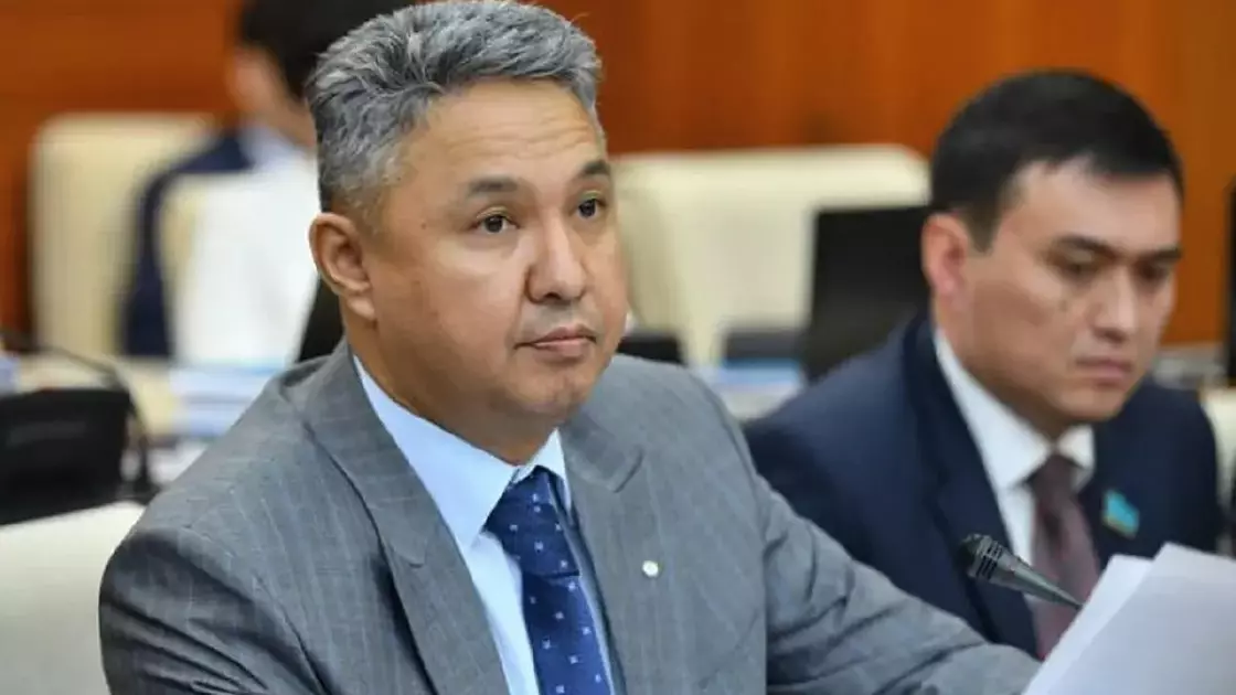 Азат Перуашев "Ақ жол" партиясы төрағалығынан кететінін мәлімдеді