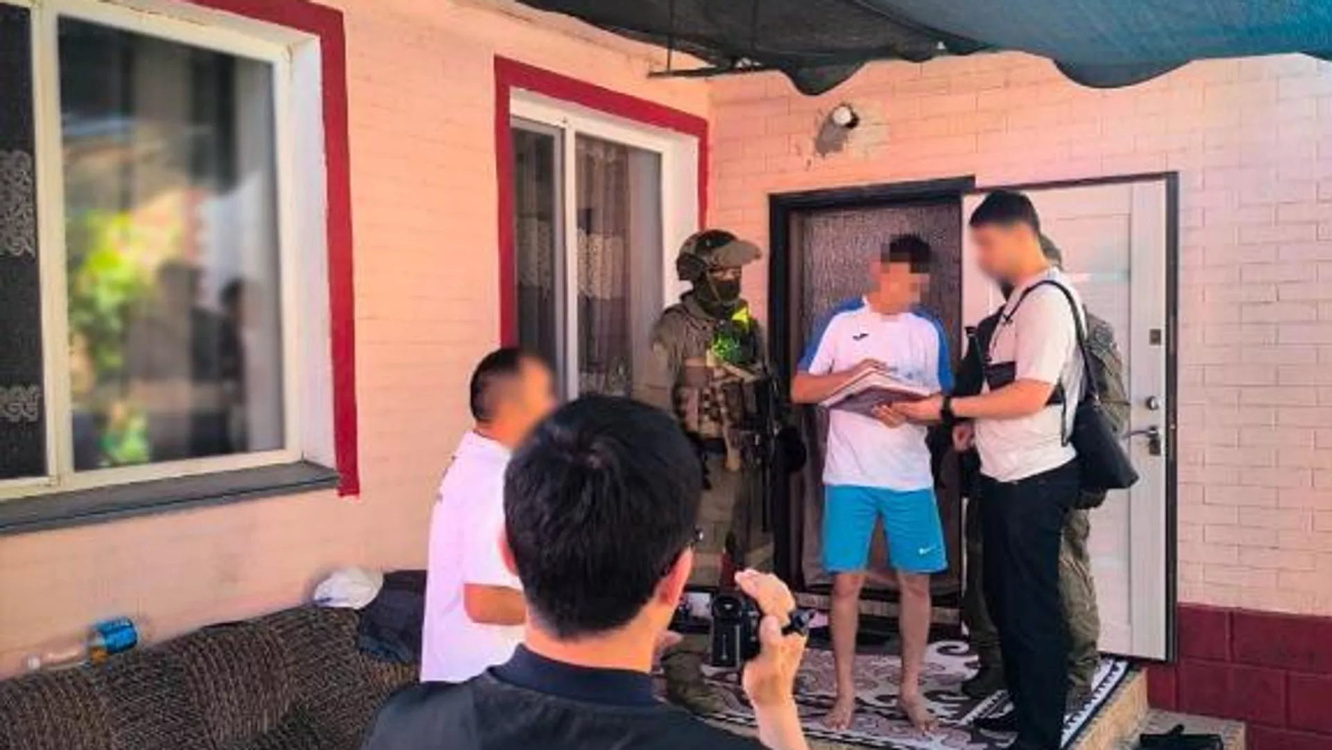 Шекарадағы делдалдар ұсталды: 17 адам тергеліп жатыр