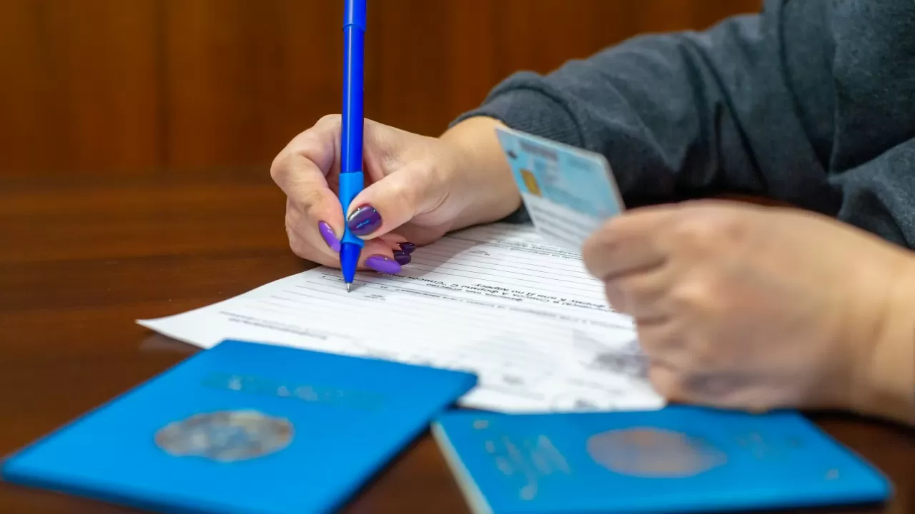 Алматыда бір бөлмелі пәтерге 990 адам тіркелген
