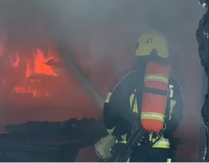 Алматыдағы дәмханада ірі өрт шығып, 600 шаршы метр аумақты шарпыды