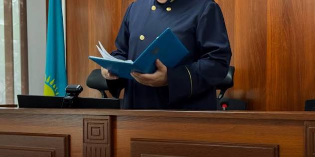 Үйі мен көлігі бар зейнеткер қызынан алимент талап етіп, сотқа жүгінген