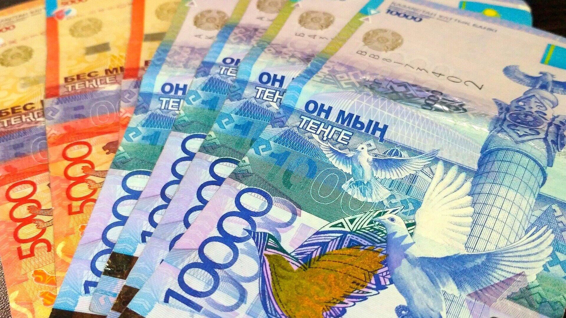 Қазақстанда ұлттық валютаның атауы ресми түрде «теңге» болып жазылады
