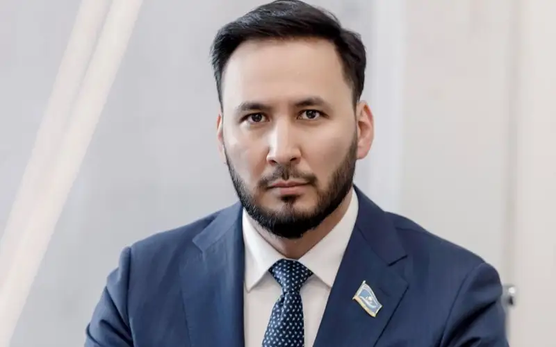 Айдарбек Қожаназаров Respublika партиясын 2029 жылға дейін басқарады