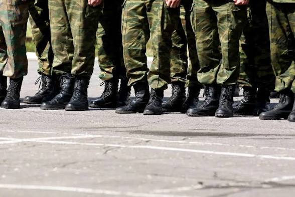 Ақтөбеде сарбазды ұрған сержант 1 жылға сотталды