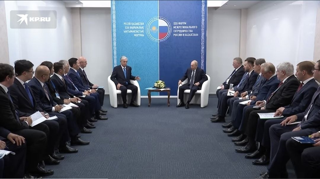 Тоқаев Путинге Украинадағы қақтығысты тоқтатуды ұсынды
