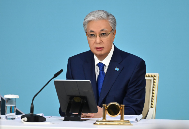 Тоқаев Құрылтай алдында Үкіметтің өкілеттігін тоқтататынын мәлімдеді