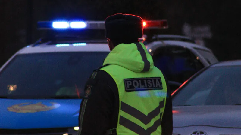 Абай облысында полицейлер қансыраған бес жасар баланы 12 минутта ауруханаға жеткізді