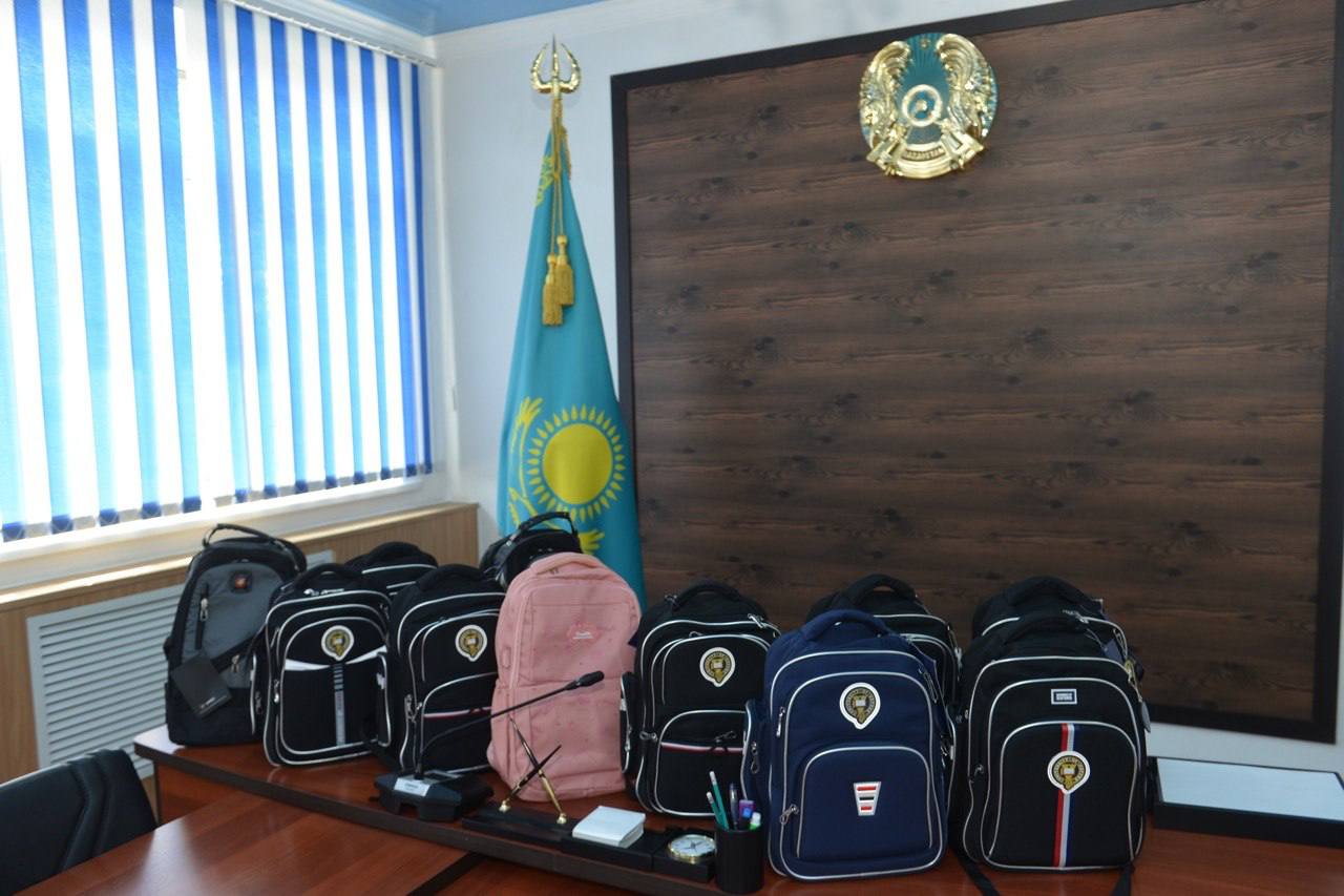 «Қазақмыс» 2,5 мыңнан астам оқушыға мектепке қажетті құралдар табыстады