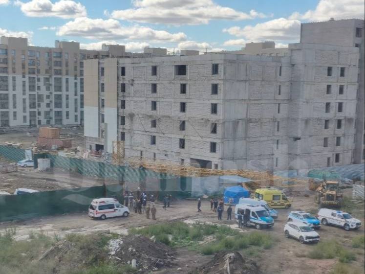 Астанадағы құрылыс алаңында кран құлап, адам қаза болды
