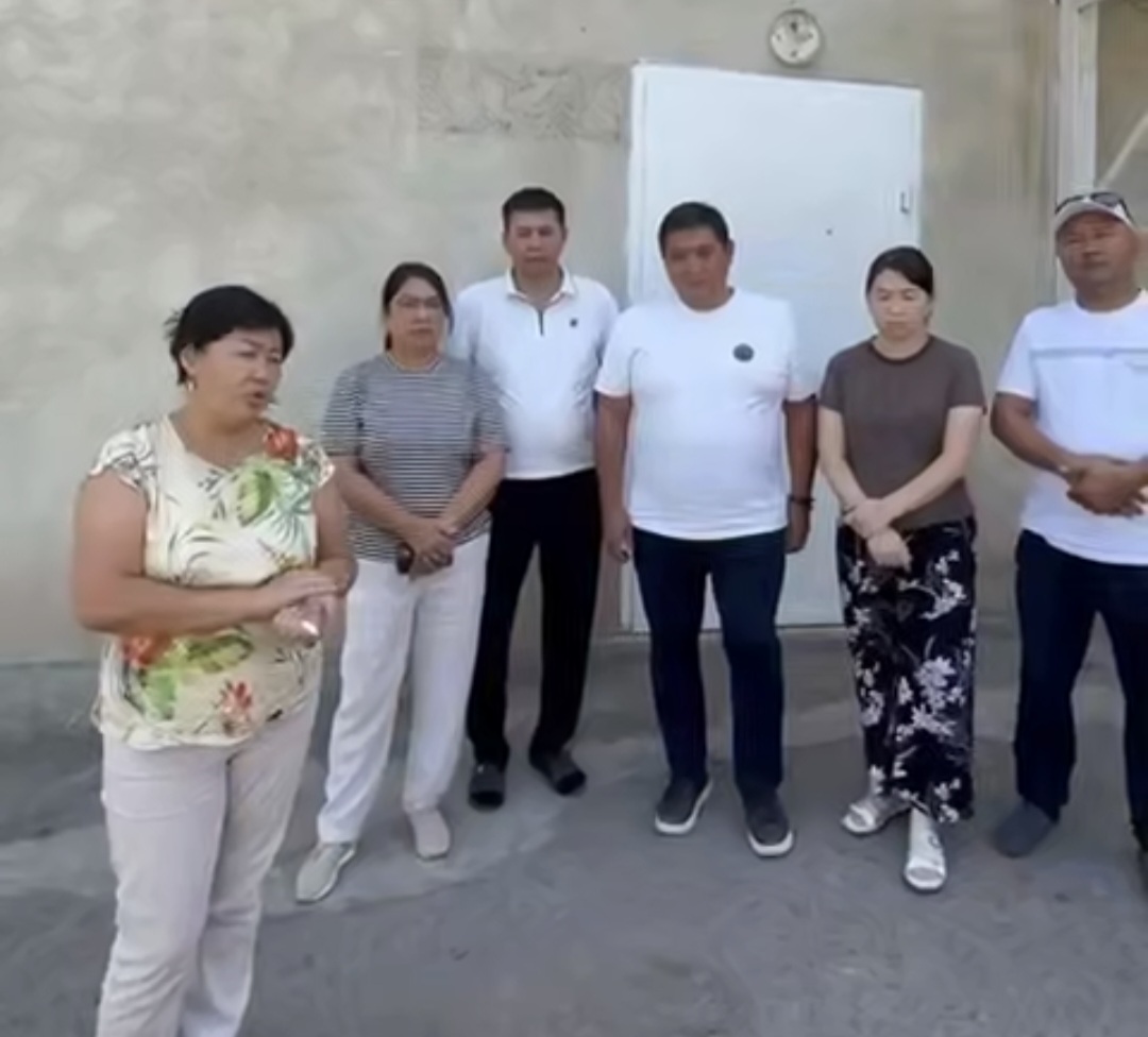 Базарбек жол апатынан зардап шеккен азаматтың туыстарымен кездесті