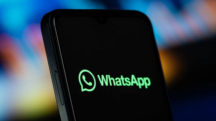 WhatsApp-та адамның суретін смайлик қылып жіберуге болмай ма? Желіде жаңа талқы басталды