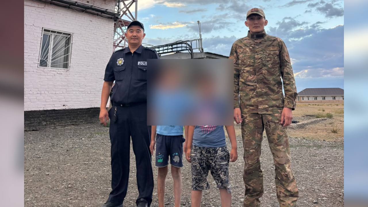 Телемұнарадағы қауіпті ойын: екі баланы құтқарушылар дер кезінде байқап қалды (ВИДЕО)