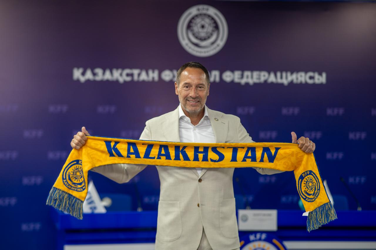 Қазақстан футбол құрамасын Еуропа чемпионы жаттықтырады