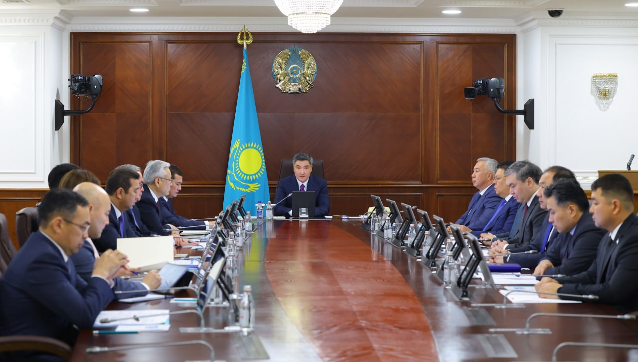 Бектенов Үкіметтің жаңартылған құрамына: «Қазір толық жауапкершілікті мойнымызға алатын уақыт»