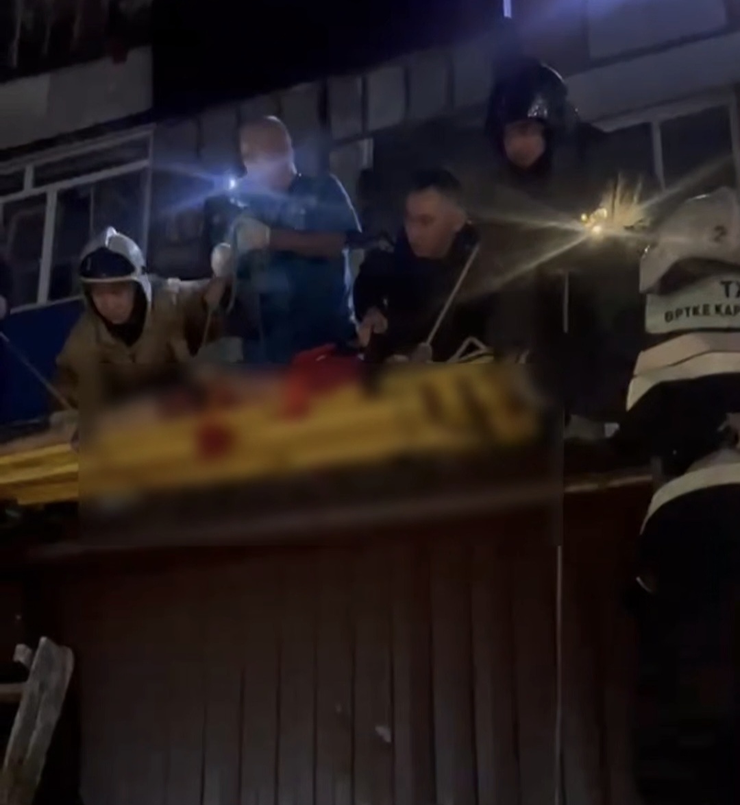 Қостанай облысында әйел бесінші қабаттан дәмхана шатырына құлап кетті