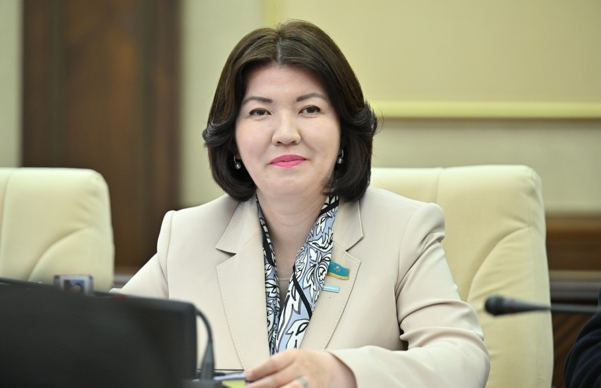 Мұғалімге кешкісін жазуға бола ма? Оқу-ағарту министрі жауап берді