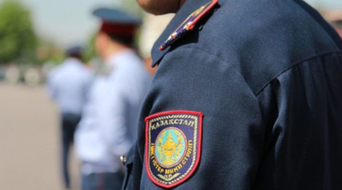 «Жаяу барғымыз келмеді»: ақмолалықтар бөтен көлікке отырып, арыққа түсіп кетті
